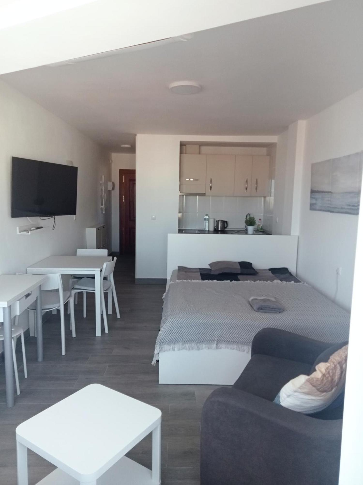 דירות Sea View In פואנגירולה מראה חיצוני תמונה